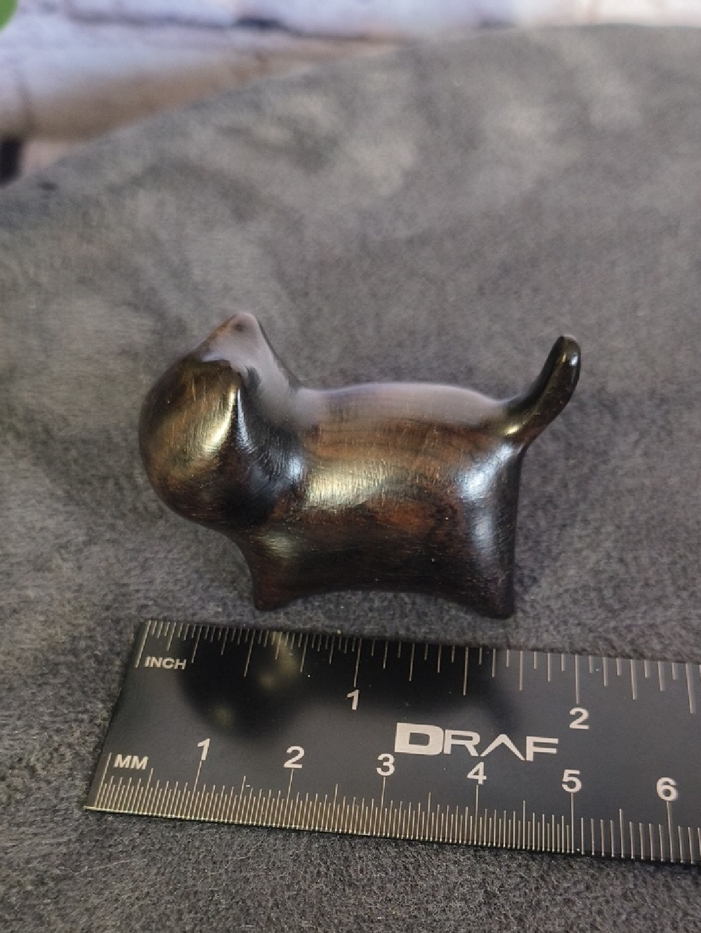 Wooden hand carved kitty cat feline figurine statue in ebony wood - Picture 8 of 11
